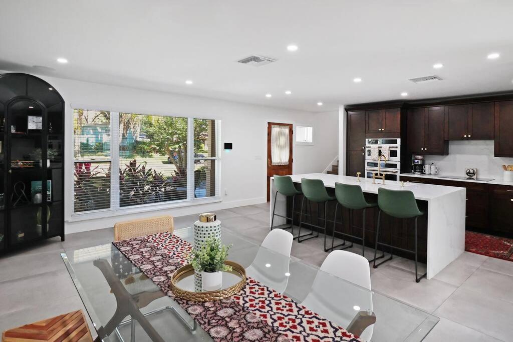 Palm Tree Paradise Tampa Pool Home 外观 照片