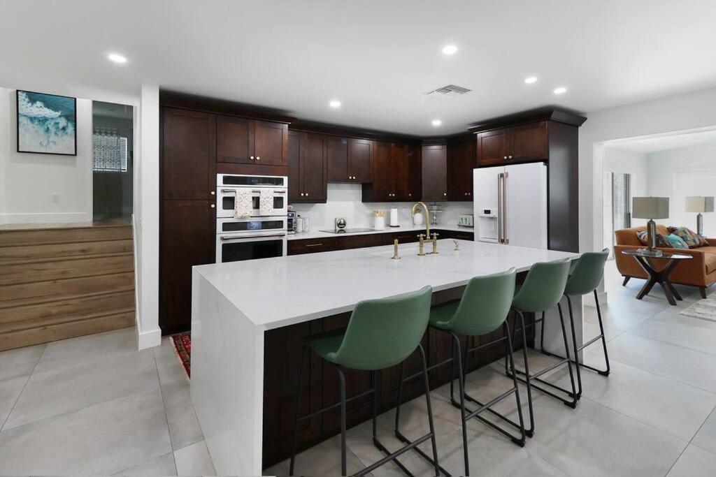 Palm Tree Paradise Tampa Pool Home 外观 照片