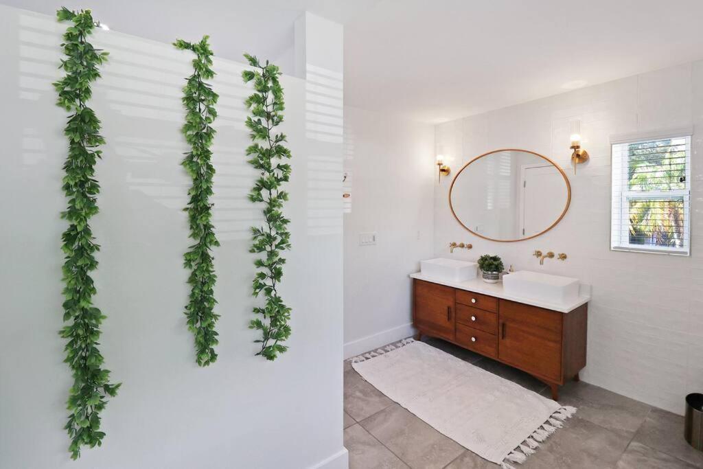 Palm Tree Paradise Tampa Pool Home 外观 照片
